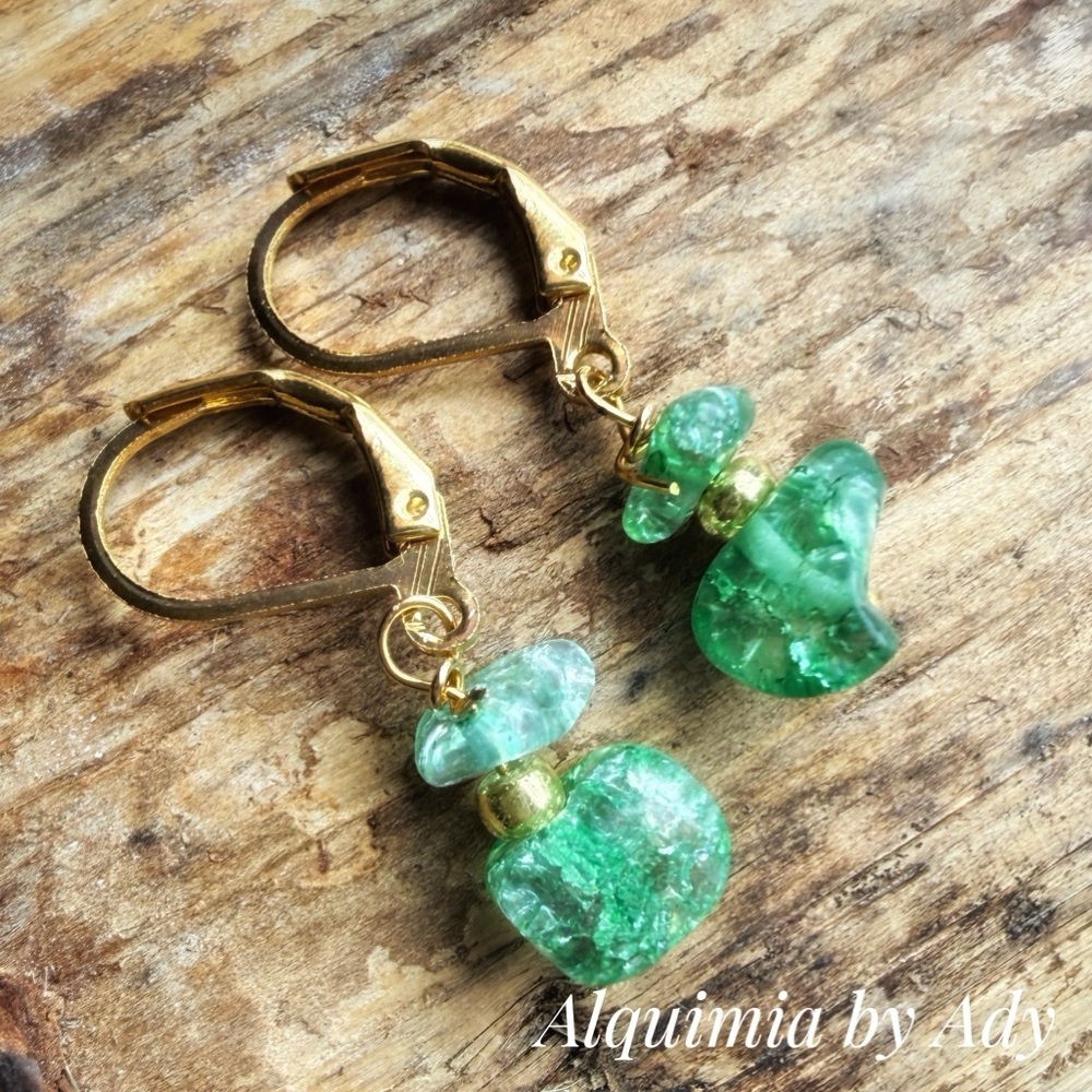 Simple  Gold and Green Crystal Quartz dangle Earrings